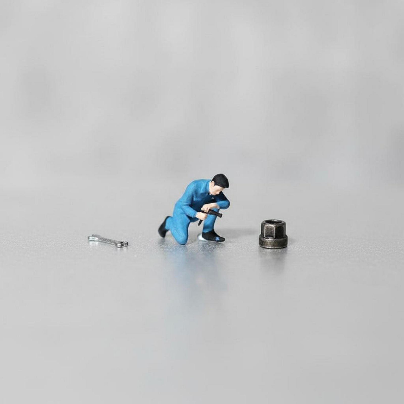Phone Looking Man Figure Scene - Phone Accessories For Men recension och pris