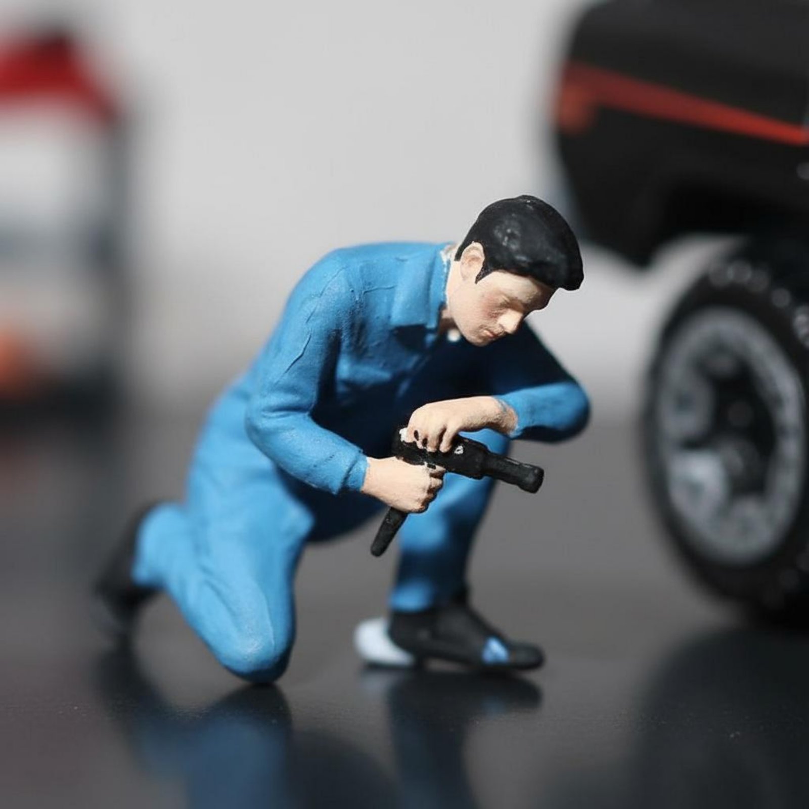 Phone Looking Man Figure Scene - Phone Accessories For Men recension och pris